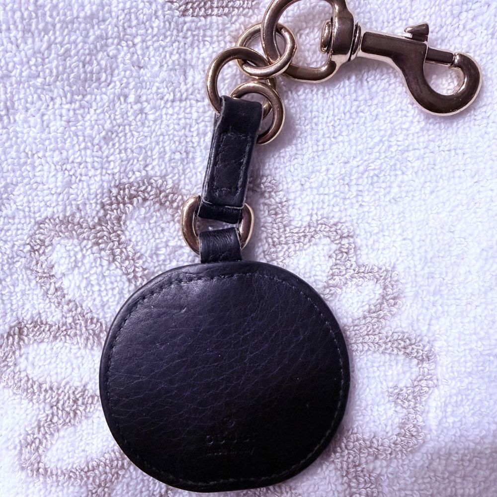 Gucci Black Leather Double G Round Keychain with Gold Hardware - Picture 4 of 6